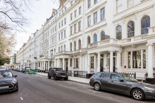 Fabulous Gloucester Road Apartment - image 13