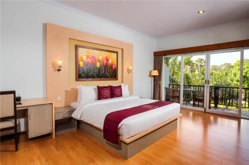 Super Deluxe Double Room room in Puri Saron Hotel Seminyak