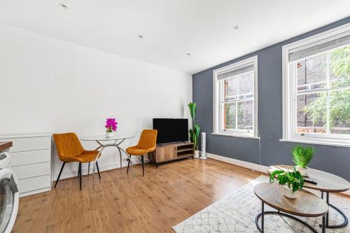 Chic One Bed City Flat, London (photo 10)