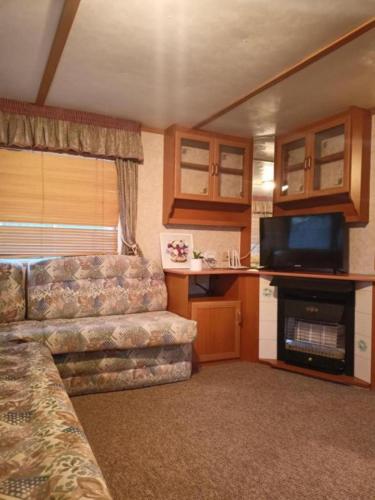 2 bedrooms, 3 beds