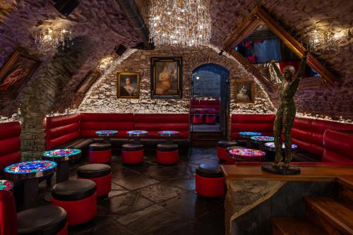 Hotel U Zlateho Stromu - image 6