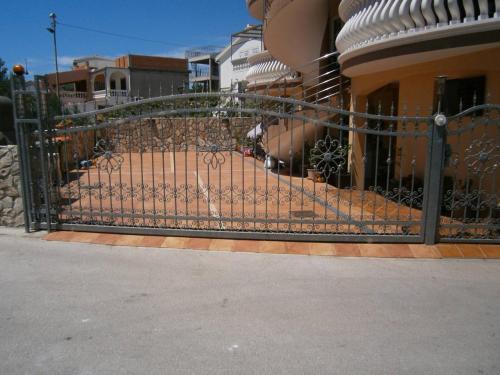 Apartment image 10