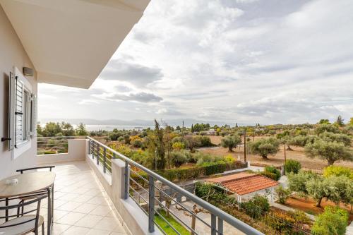 Balkons/terase, Eretria Shared Rooms in Magoula (Eretria)