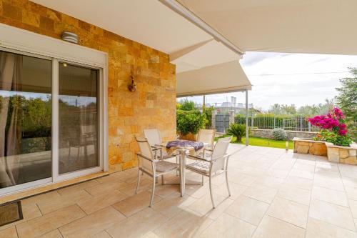 Dārzs, Eretria Shared Rooms in Magoula (Eretria)