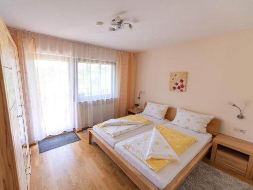 Superior One-Bedroom Apartment with Balcony