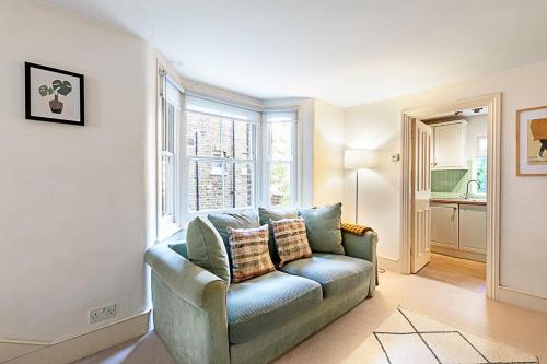Cosy Flat in Battersea Park, London