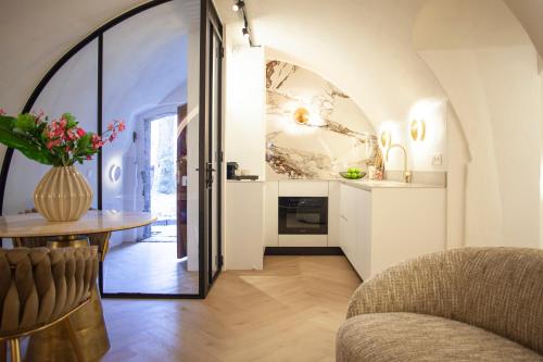 The Stork - In luxe logeren aan de Oudegracht, Centrum Utrecht, Utrecht (photo 6)