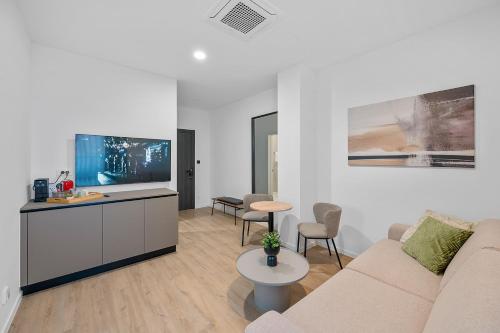 Enjoy Apartments and Suites Room Type - Deluxe King Suite Enjoy Apartments and Suites Room Type - Deluxe King Suite