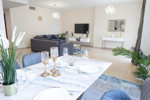 MURJAN JBR Apartments by HAPPY SEASON - image 6