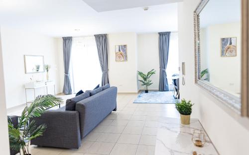 MURJAN JBR Apartments by HAPPY SEASON - image 3