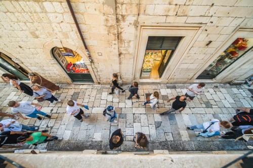 SUNce Palace Apartments with Free Parking - image 12