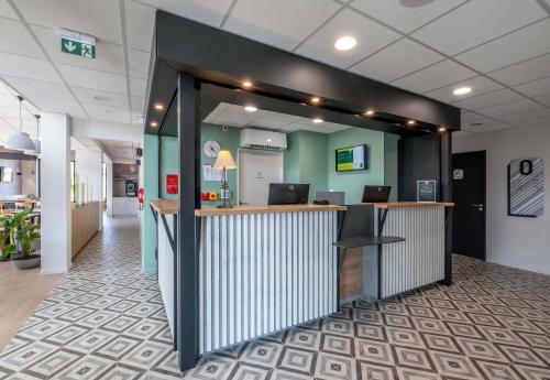 Előcsarnok, B&B HOTEL Saintes in Saintes