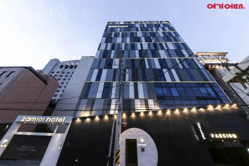 Zam 101 Hotel - 숙소 외관
