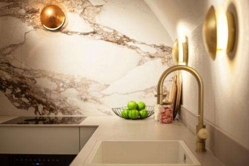 The Stork - In luxe logeren aan de Oudegracht, Centrum Utrecht, Utrecht (photo 11)