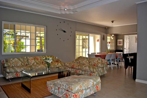Parrot Villa - Stunning vacation home near Eagle Beach in Bubali