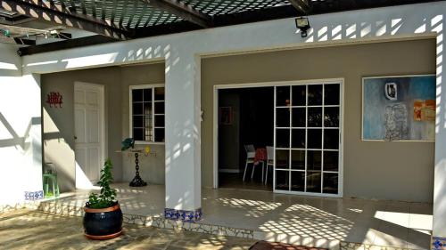 Parrot Villa - Stunning vacation home near Eagle Beach in Bubali