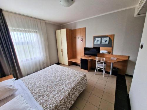Hotel Ayri - image 7