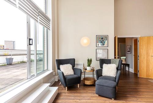 Bright and Stylish Riverside Haven in Canary Wharf, London (photo 9)