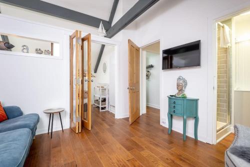 WeeLoft - St Andrews Studio Apartment