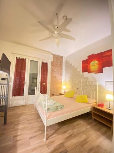 Quadruple Room with Private Bathroom image 9