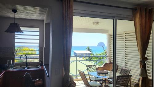 Le chant du Diamant calme vue mer et plage a 50 m in Le Diamant