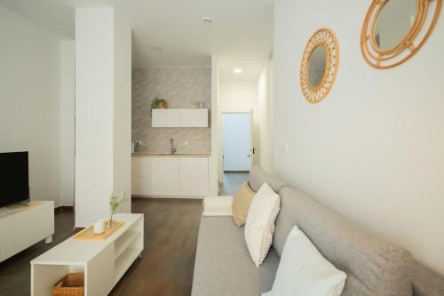 Apartment with Shower image 8