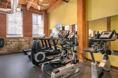 Lafayette 107 I Modern & Vintage 1bd Apartment in Saint Louis, USA