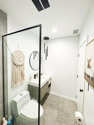 Sunny 1BR with Large Outdoor Lounge Space - SH4LAD, Los Angeles (fotografie 9)