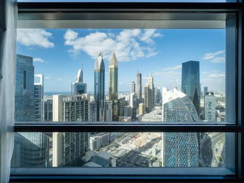 Luxury 1-Bed DIFC Stay - City Views in a Prime Area, Dubaj (zdjęcie 2)