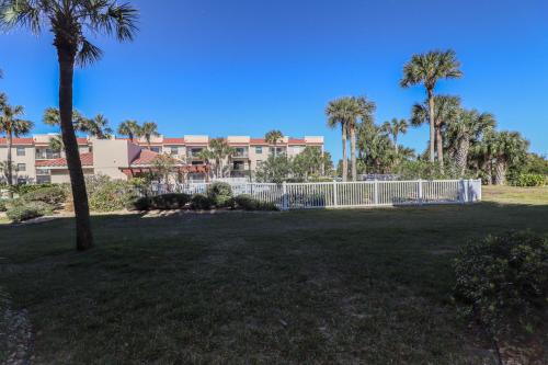 Ocean Village Club O16 - image 30