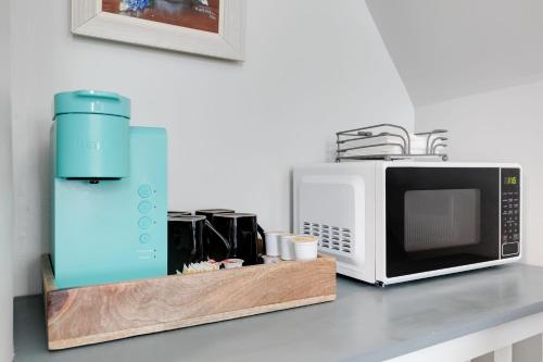 G6 central location museums FREE PARKING near Virginia Tudományos Múzeum