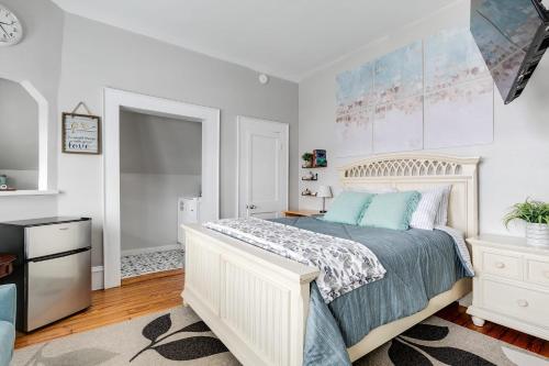 G7 central location museums free parking near Virginia Tudományos Múzeum