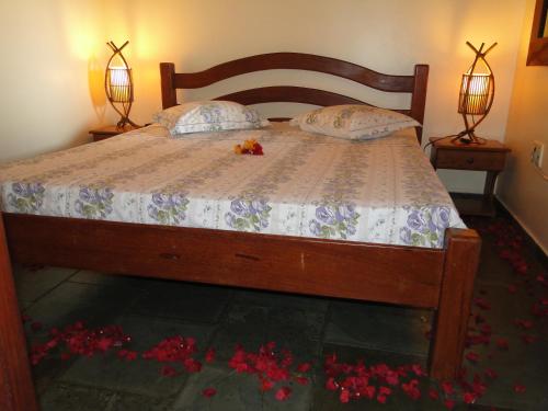 1 queen bed, 2 twin beds, 1 sofa bed