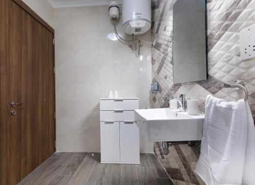 Luxurious & Spacious 1BD Stay at The Podium - Yacht Marina Area, Msida (zdjęcie 10)