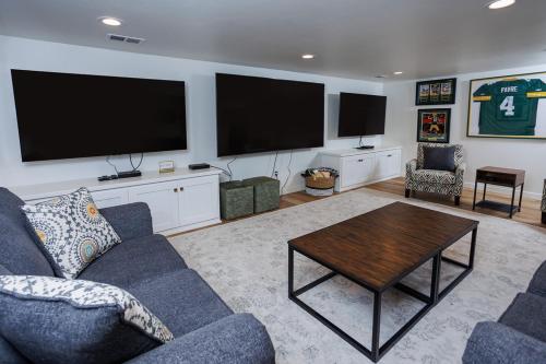 Cheese Head Hideaway by Simple Life Rentals