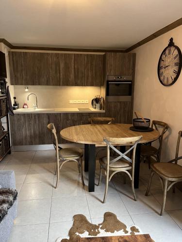 2 bedrooms, 3 beds