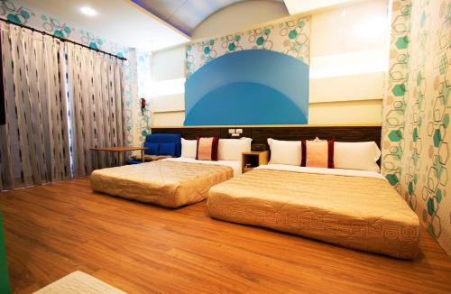 room detail thumbnail 0