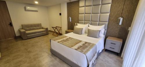 1 queen bed, 1 sofa bed
