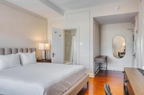 1 queen bed