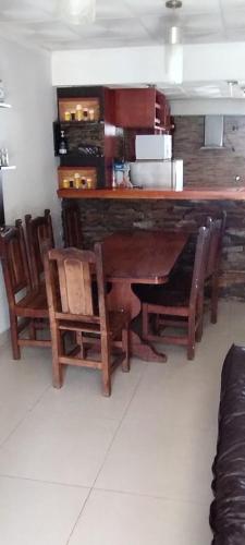 2 bedrooms, 5 beds