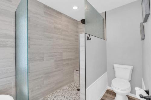 Heated Pool & Spa Home on a Scenic Gulf Access Canal -Close to Bonita Beach! - image 2