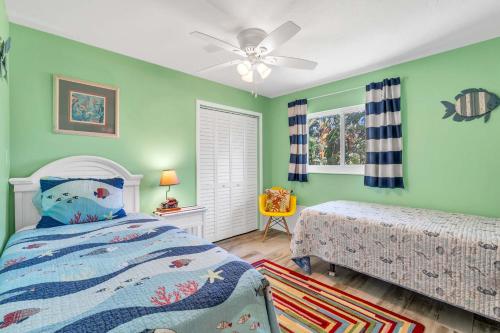 Heated Pool & Spa Home on a Scenic Gulf Access Canal -Close to Bonita Beach! - image 14