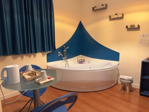 Bracco Rooms & Suites
