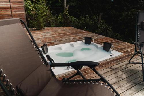 Exterior view, El Refugio in Pijao