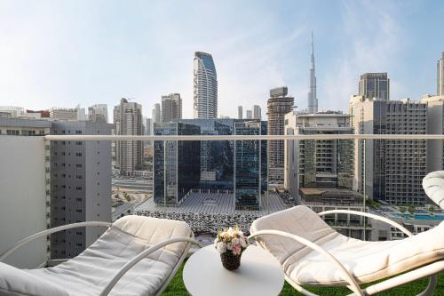 Burj Khalifa View 1 Bedroom Apartment With Balcony For Up To 4 Person, Dubai (Foto 7)