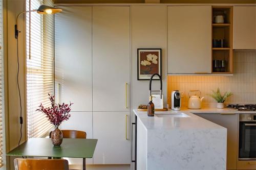 Luxury Flat in the Heart of London, London (photo 3)