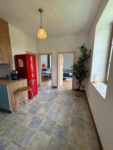 2 bedrooms, 3 beds