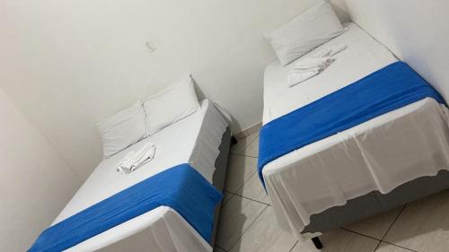 1 double bed, 1 twin bed