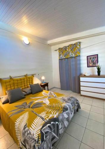 Trois Rivières T2 avec grande terrasse ombragée vue mer Trois Rivières T2 avec grande terrasse ombragée vue mer