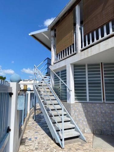 Trois Rivières T2 avec grande terrasse ombragée vue mer Trois Rivières T2 avec grande terrasse ombragée vue mer